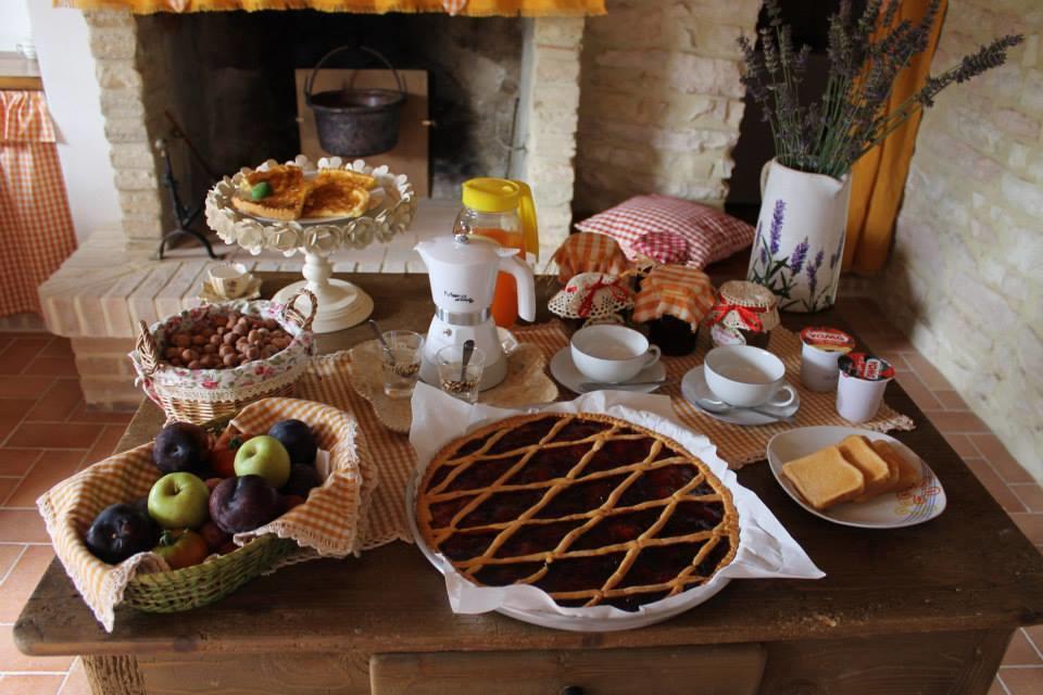 B&B Il Poggetto Serra SantʼAbbondio Dış mekan fotoğraf